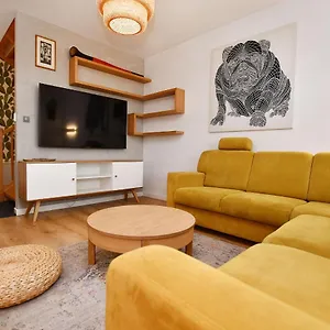 Apartament Bocianie Gniazdo Z Ogródkiem I Garażem, Kołobrzeg